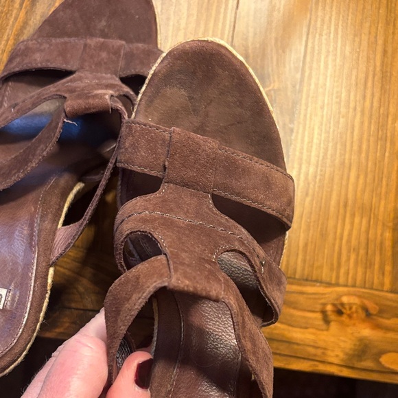 UGG Women's Chocolate Suede Wedges - Picture 16 of 16